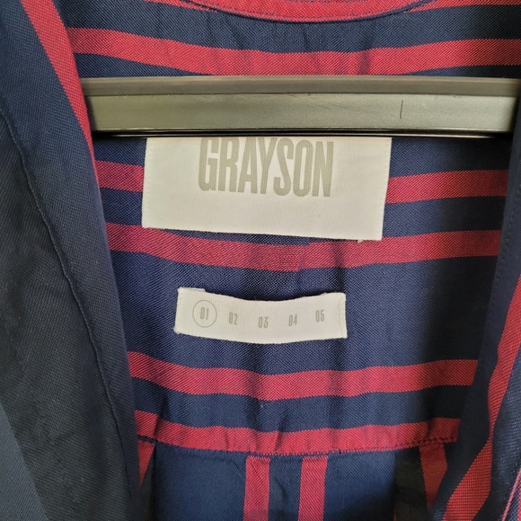 Grayson button down size 01 - Picture 4 of 5
